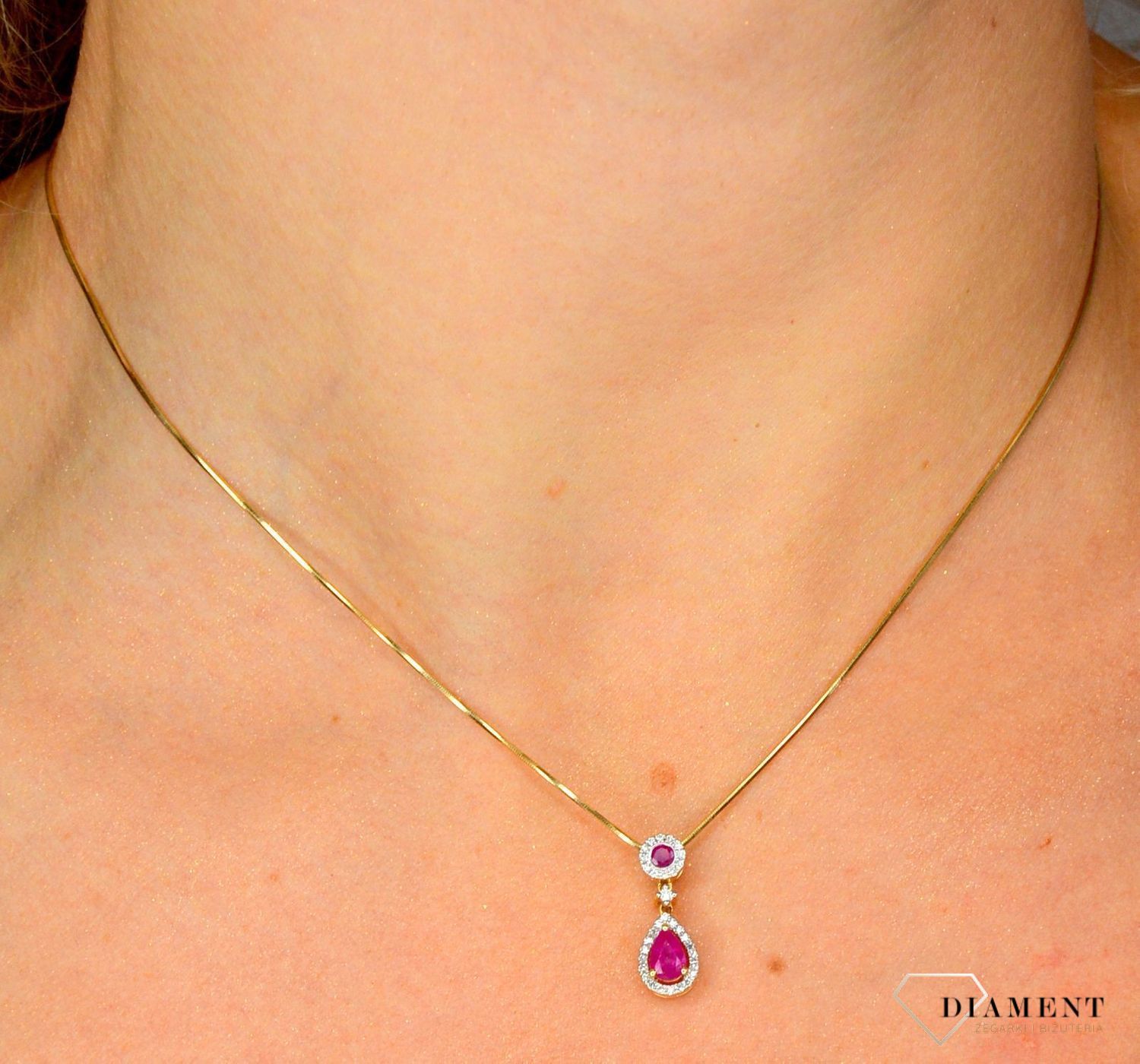 Zawieszka złota z rubinem i brylantami 0660027080 HSI..jpg